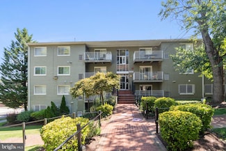 4477 B St SE Unit 104, Washington, DC 20019