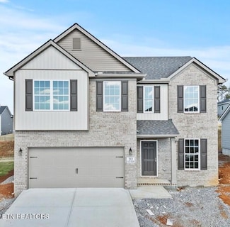 212 Clover Meadows Ln, Maryville, TN 37801