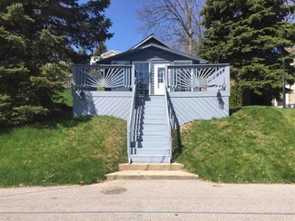 1835 Lane 221 Hamilton Lake, Hamilton, IN 46742