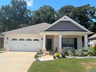 15451 Ironcrest Dr NW, Harvest, AL 35749