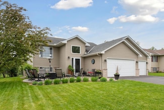 1576 Niagara St, Waconia, MN 55387