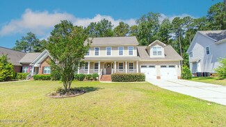 366 Orchard Falls Dr, Spring Lake, NC 28390