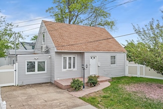 100 Jedwood Place, Valley Stream, NY 11581