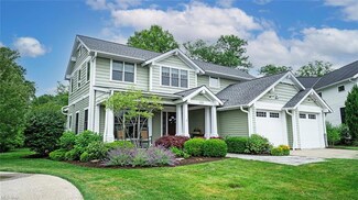 135 Pear Tree Cir, Chagrin Falls, OH 44022