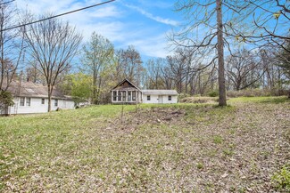 19904 Waubascon Rd, Battle Creek, MI 49017