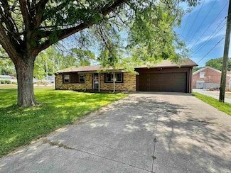 109 S Main St, Warren, IN 46792