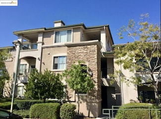 701 Gibson Dr Unit 828, Roseville, CA 95678