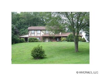 280 White Oak Cir, Burnsville, NC 28714