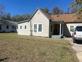 835 W Vanderbilt St, Stephenville, TX 76401