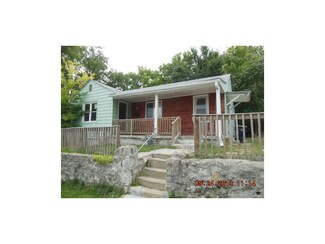 1709 E 43rd St, Kansas City, MO 64110