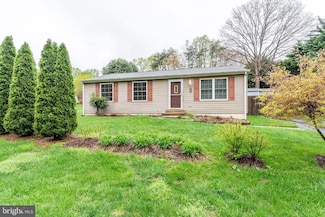5364 Laura Belle Ln, Fairfax, VA 22032