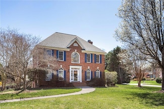 1800 Dunmore Ln, Clemmons, NC 27012