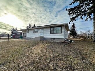 218 2nd St N, Fessenden, ND 58438