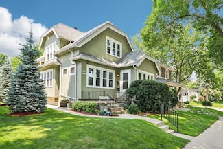 2207 S 62nd St, Milwaukee, WI 53219