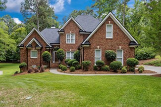 5501 Peakton Dr, Raleigh, NC 27614