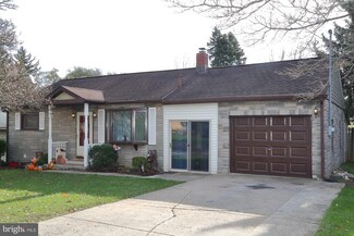 16 Gateway Rd, York, PA 17403