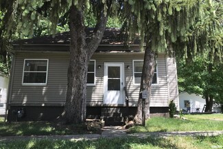 708 S Ledford St, Harrisburg, IL 62946