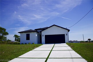 7016 Tide Cir, Labelle, FL 33935