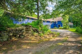 314 Meadow Rd, Topsham, ME 04086