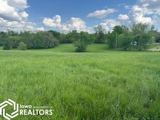 xxx Orchard Ave, Chariton, IA 50049