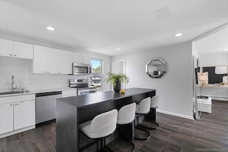 50 Howe St, Meriden, CT 06450