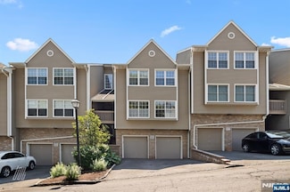 519 Windsor Dr Unit 204, Palisades Park, NJ 07650