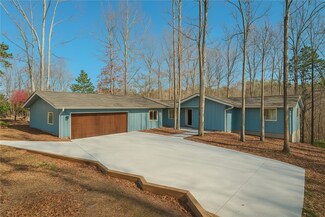 24 Mainsail Dr, Salem, SC 29676