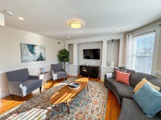 30 Clay St Unit 3, Cambridge, MA 02140