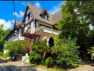 7211 Saint Charles Ave, New Orleans, LA 70118