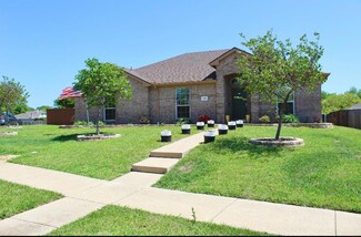 114 Fairbanks Dr, Garland, TX 75043