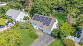 41 W Lakeland St, Bay Shore, NY 11706