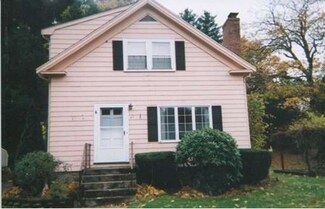 42 Wiley St, Wakefield, MA 01880