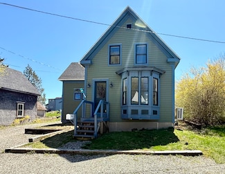 12 Prince Ave, Eastport, ME 04631