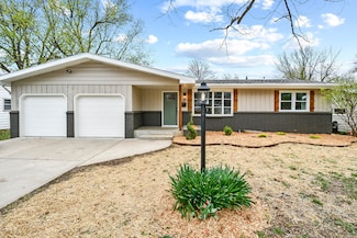 1263 E Woodland St, Springfield, MO 65804