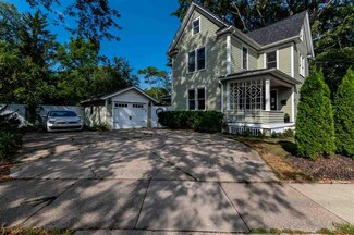 1232 Muscatine Ave, Iowa City, IA 52240