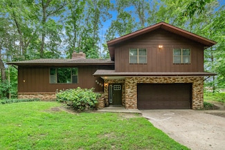 8892 Maplewood Dr, Berrien Springs, MI 49103