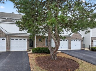 207 Gazebo Ln Unit 324D, Lombard, IL 60148
