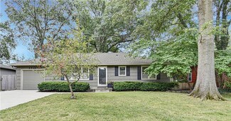7715 W 96th St, Overland Park, KS 66212