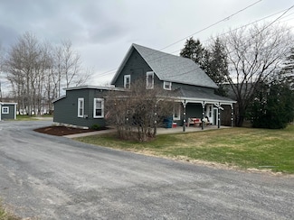91 Pleasant St, Peru, NY 12972