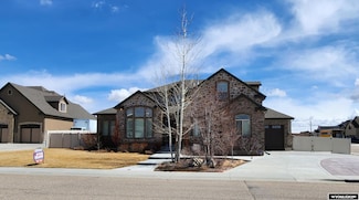 303 Tamarack Dr, Rock Springs, WY 82901