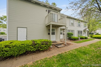 1697 Farragut Ct Unit A, Wheaton, IL 60189