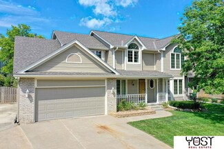 1010 Hogan Dr, Papillion, NE 68046