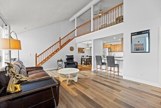 N25W24129 River Park Dr Unit 7, Pewaukee, WI 53072