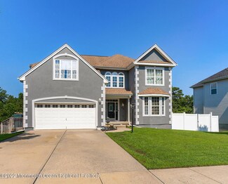 31 Waters Edge Dr, Tuckerton, NJ 08087