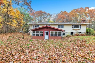 8 Sojo Rd Unit Legal In-Law, Brookfield, CT 06804