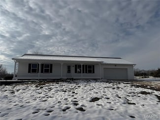 697 Linns Mill Rd, Troy, MO 63379