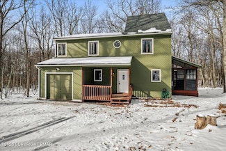 270 Oakenshield Dr, Tamiment, PA 18371