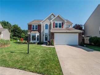 701 Jockeys Cir, Avon Lake, OH 44012