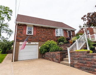 10 Claireview Dr, Carnegie, PA 15106