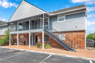 200 Country Club Dr Unit 1106, Largo, FL 33771